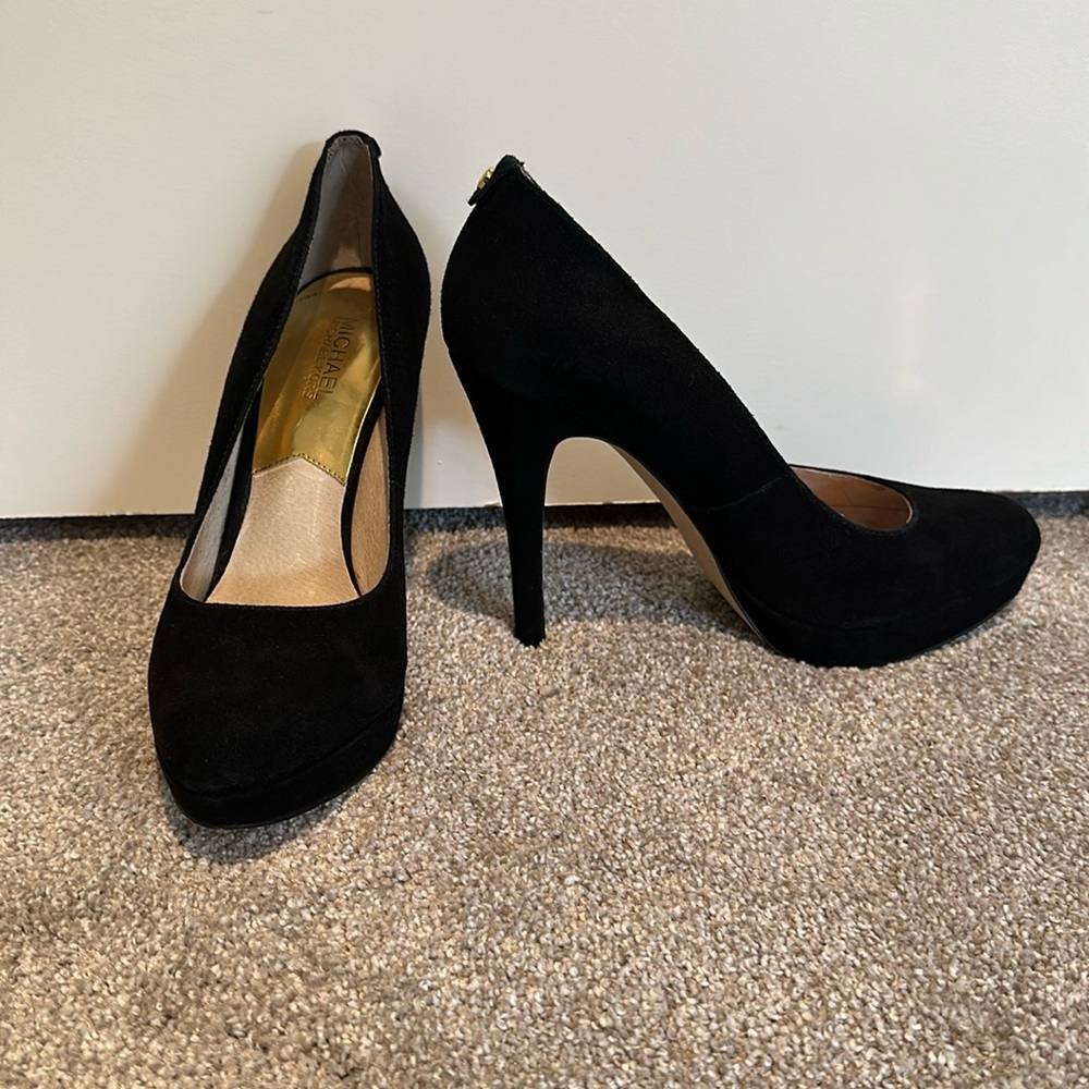 Michael Kors platform pump in black suede.